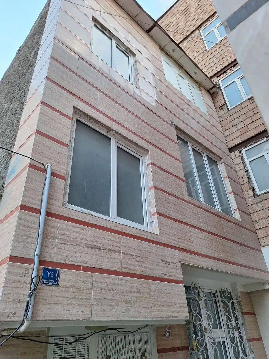 دوطبقه و نیم دربستی در گلستان