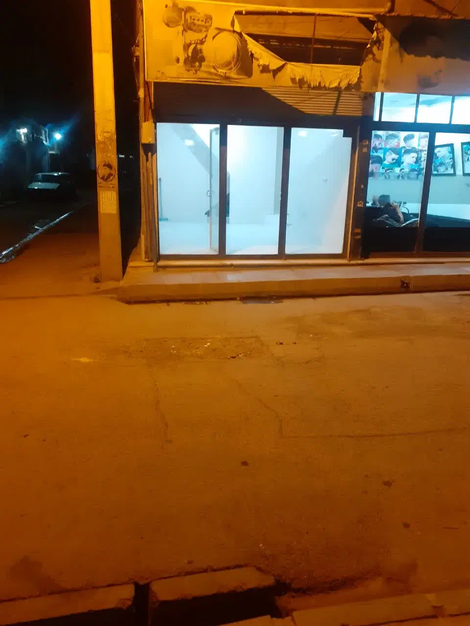 مغازه ۴۳متربازیرزمین ۱۵متری فوری فروشی