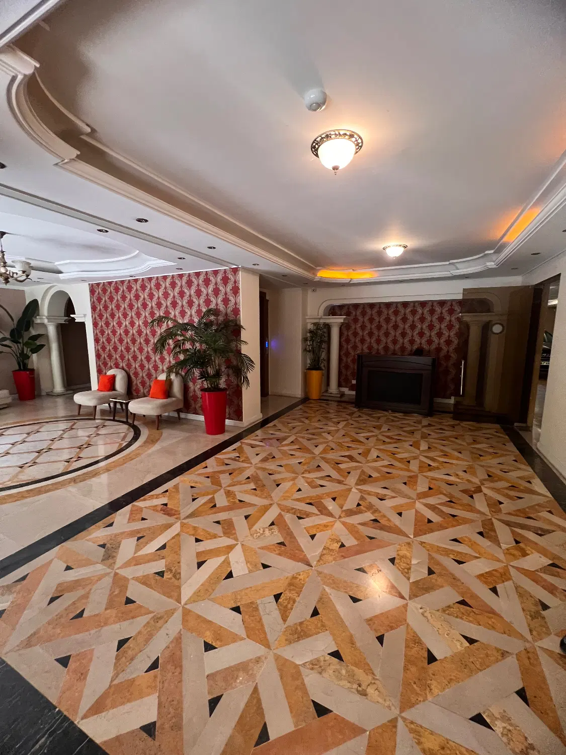 ۱۸۶متر۳خ دیباجی جنوبی معاوضه با ولنجک یا زعفرلنیه