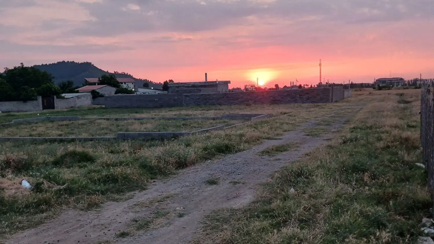 زمین شهرک ایثارگران گران