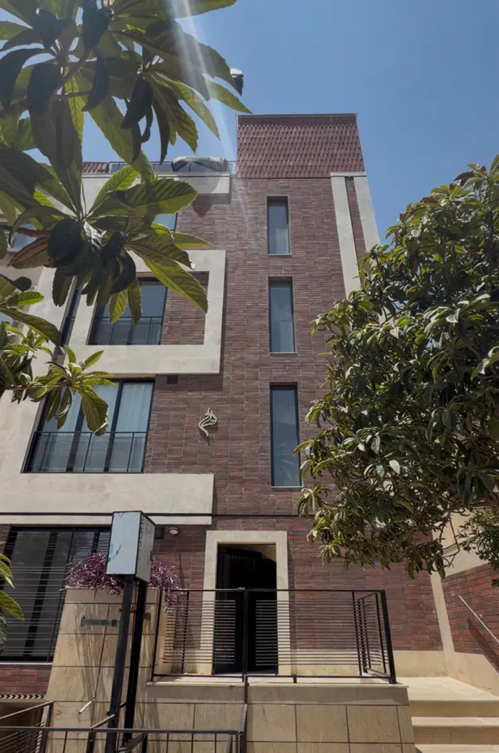 اپارتمان سه خواب ابیاری