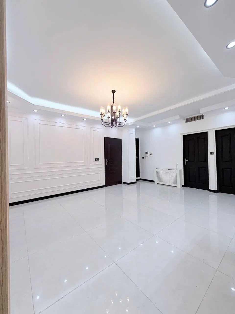 70 متر 2 خواب روبنما 6 واحدی پارکینگ سندتکبرگ