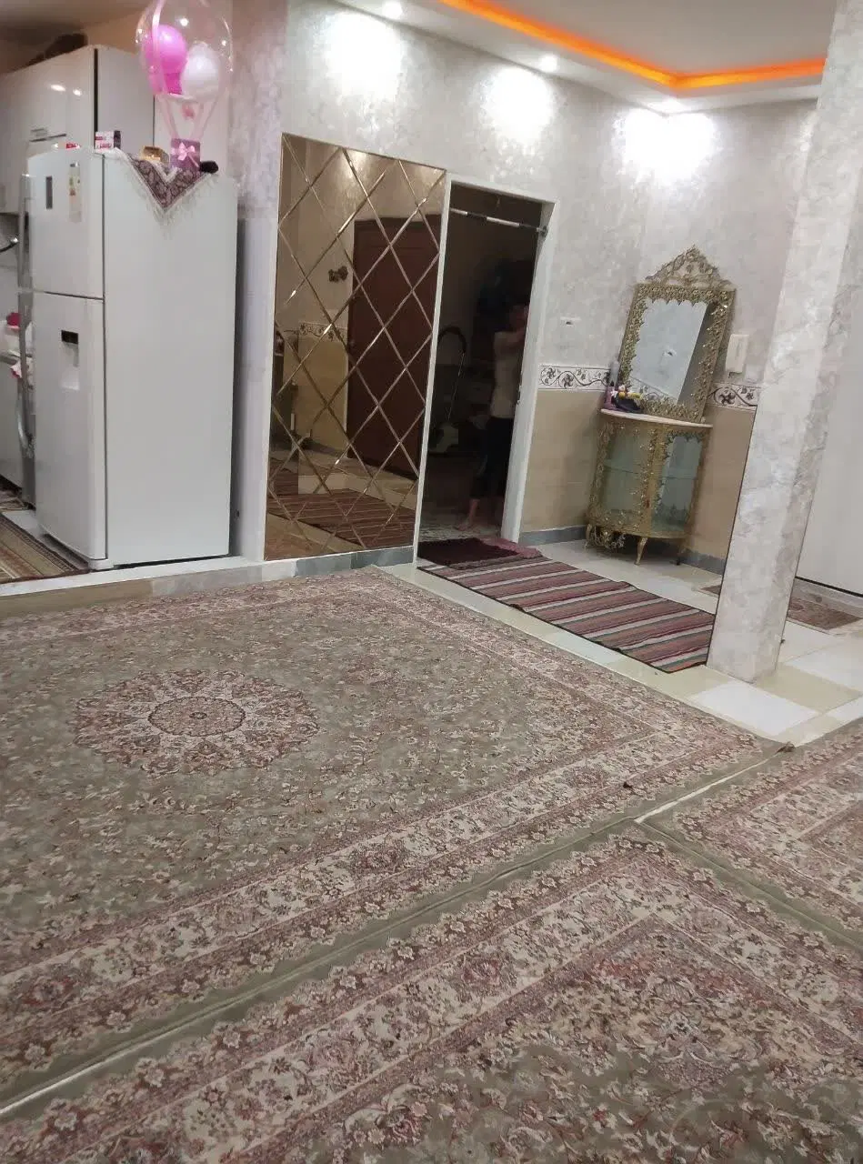 آپارتمان ۸۵متری همکف کرسی بلند