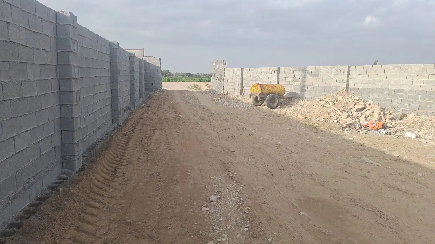 زمین خونه باغ دیوارکشی شده ۱۴۰۰متری