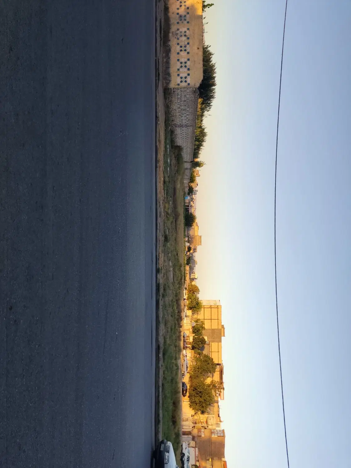 ۱۰۰متر زمین