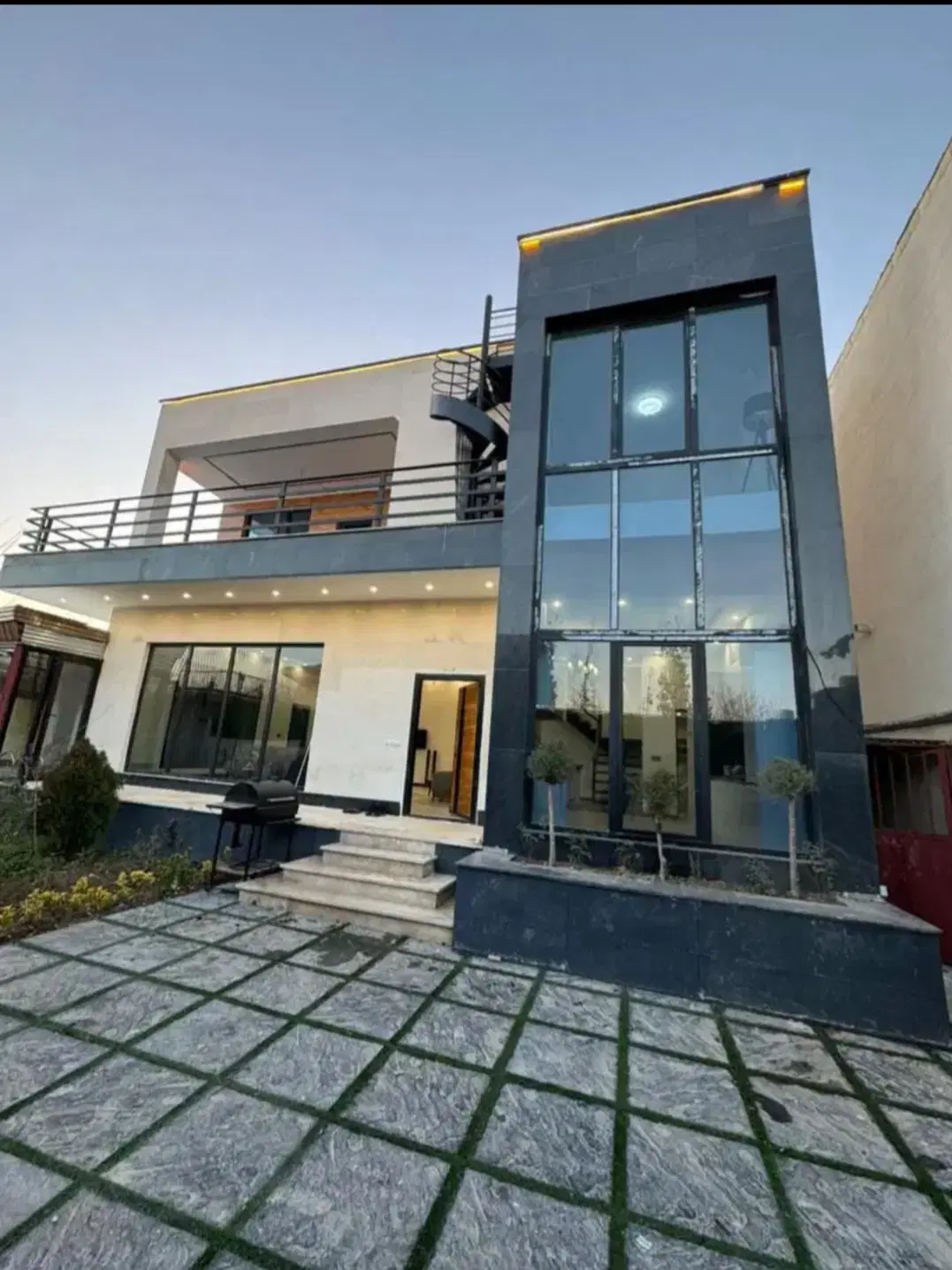 باغ ویلا لاکچری  با  طراحی مدرن