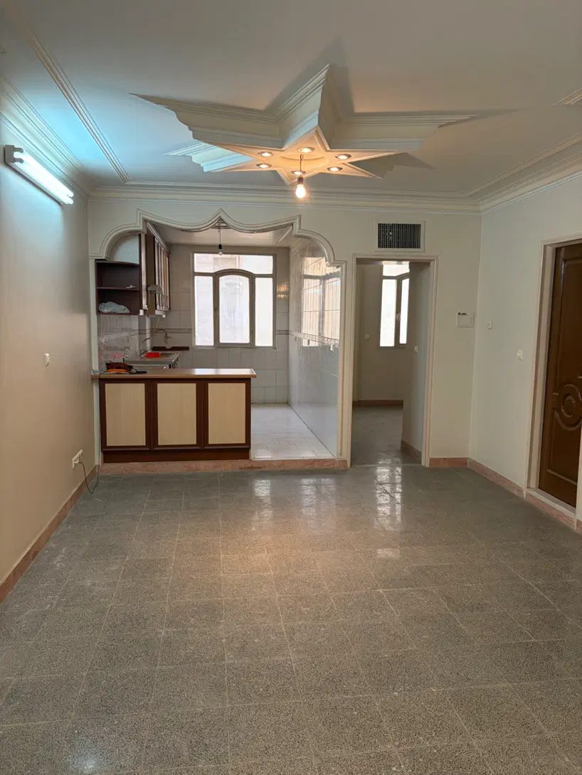 نازی اباد ۶۲ متر