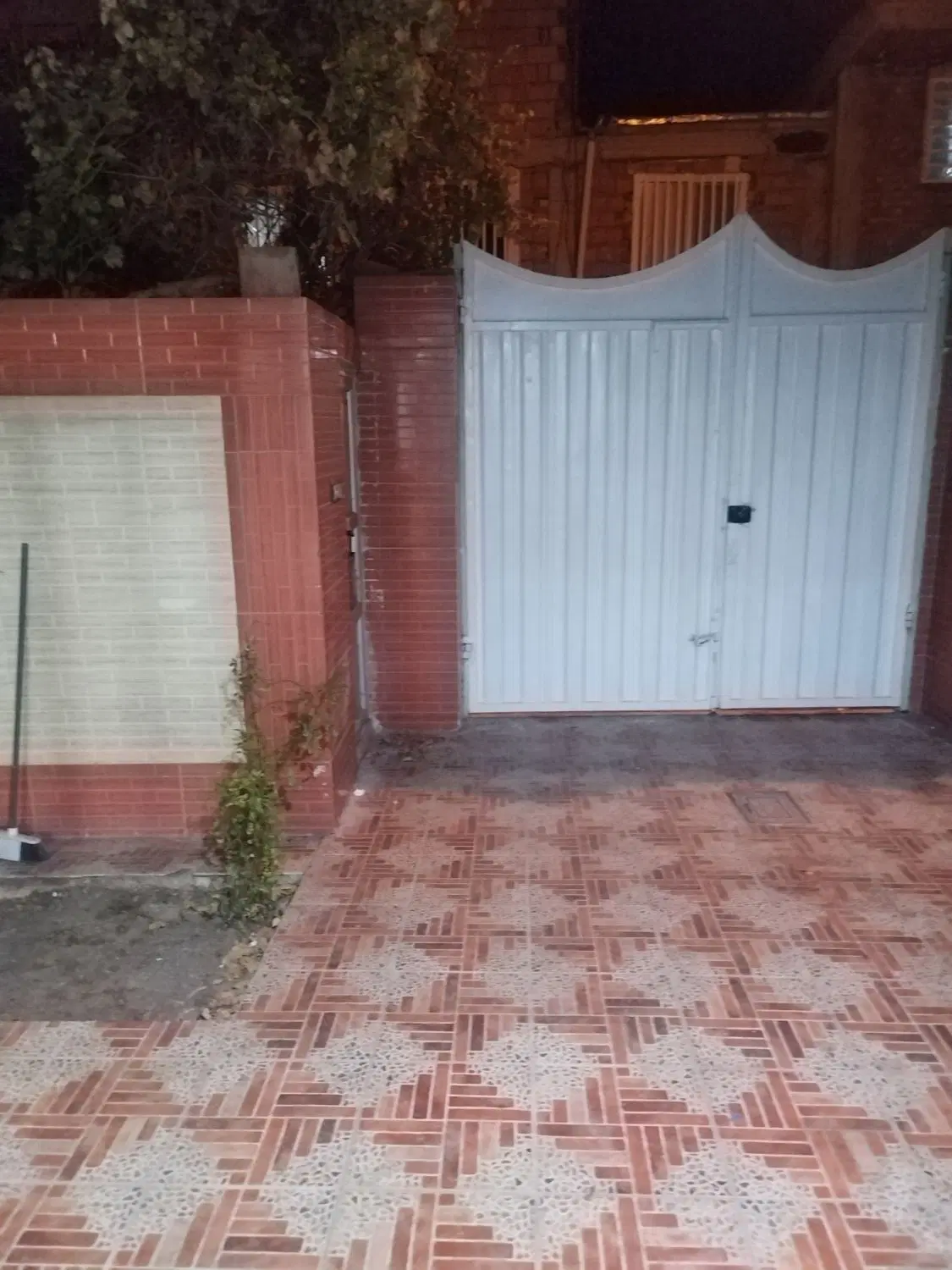 ویلایی جاده تهران بین حاجی اباد و قائم اباد