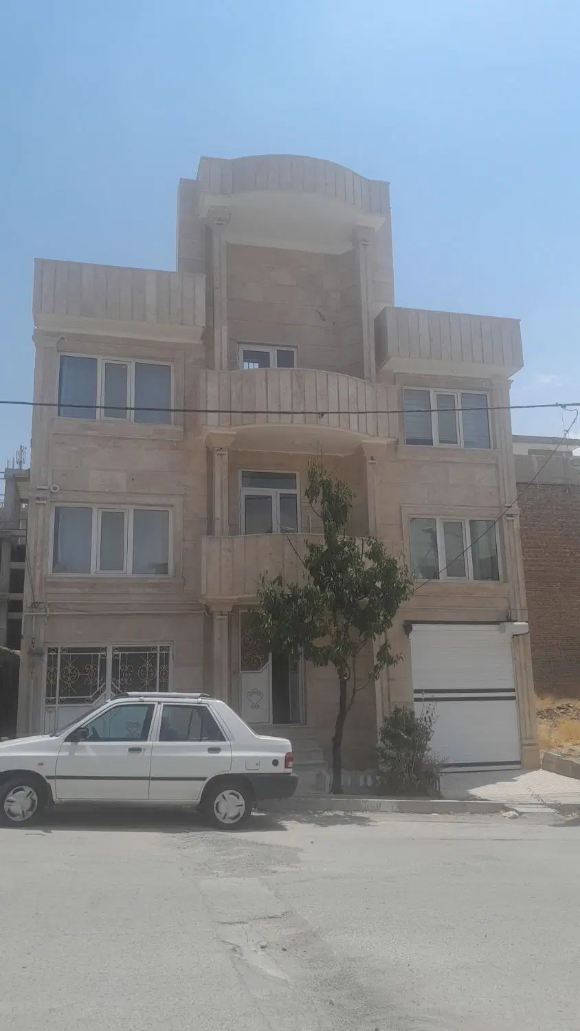 ساختمان 2 سرویس دوکله برخیابان 20 متری بهداری