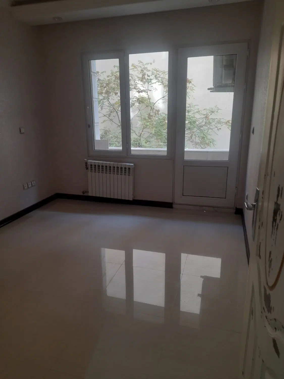 اجاره آپارتمان ۳خواب فول امکانات طبقه اول سندی