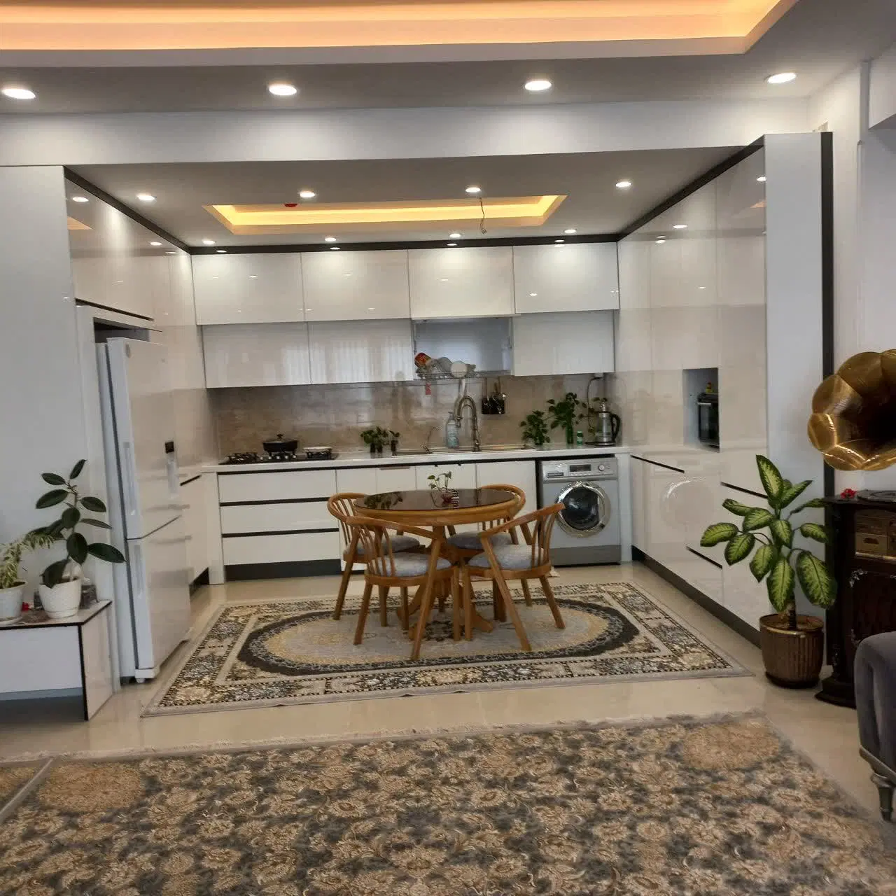 ۱۱۴ متر برج زعفرانیه