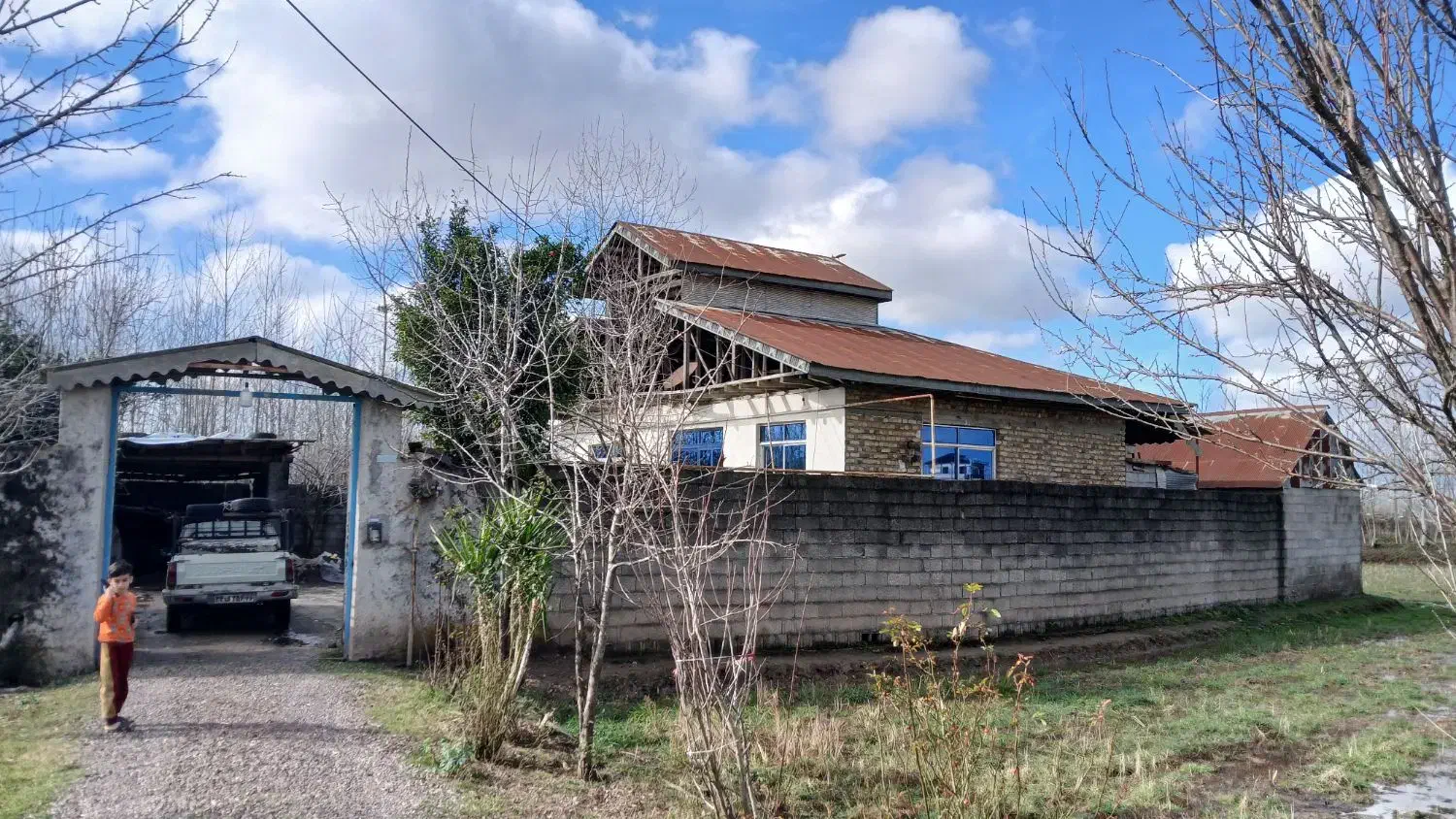 خونه ویلایی سنددار۸۰۰متری باخونه