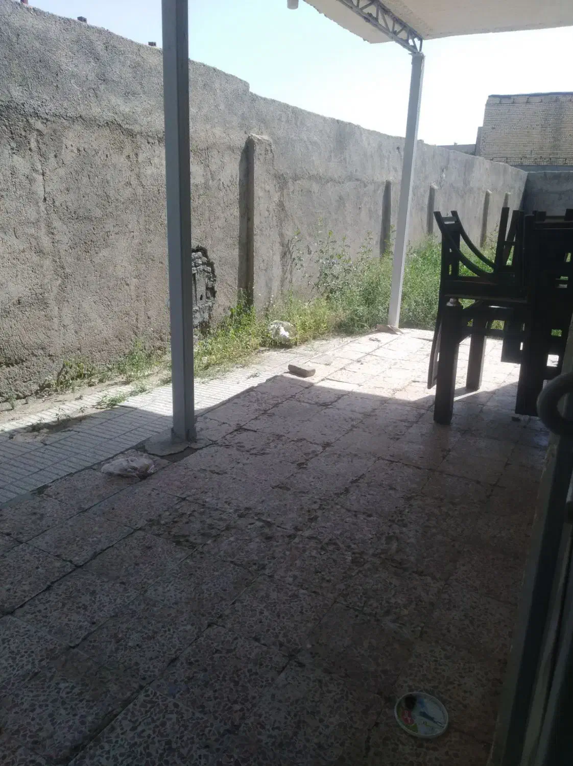 ویلایی ۴۰۰متری حاشیه شاهنامه ۱۸بین آریای۱۰و۱۲