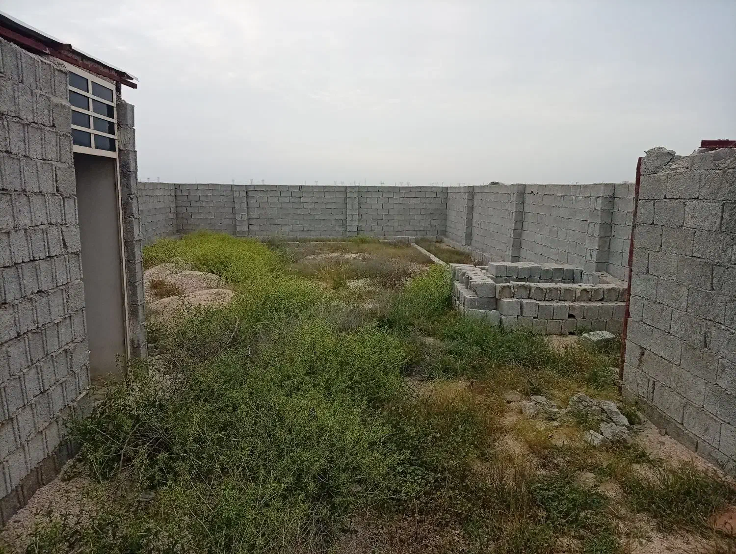 زمین۲۰۰متری با دیوار کشی گورک