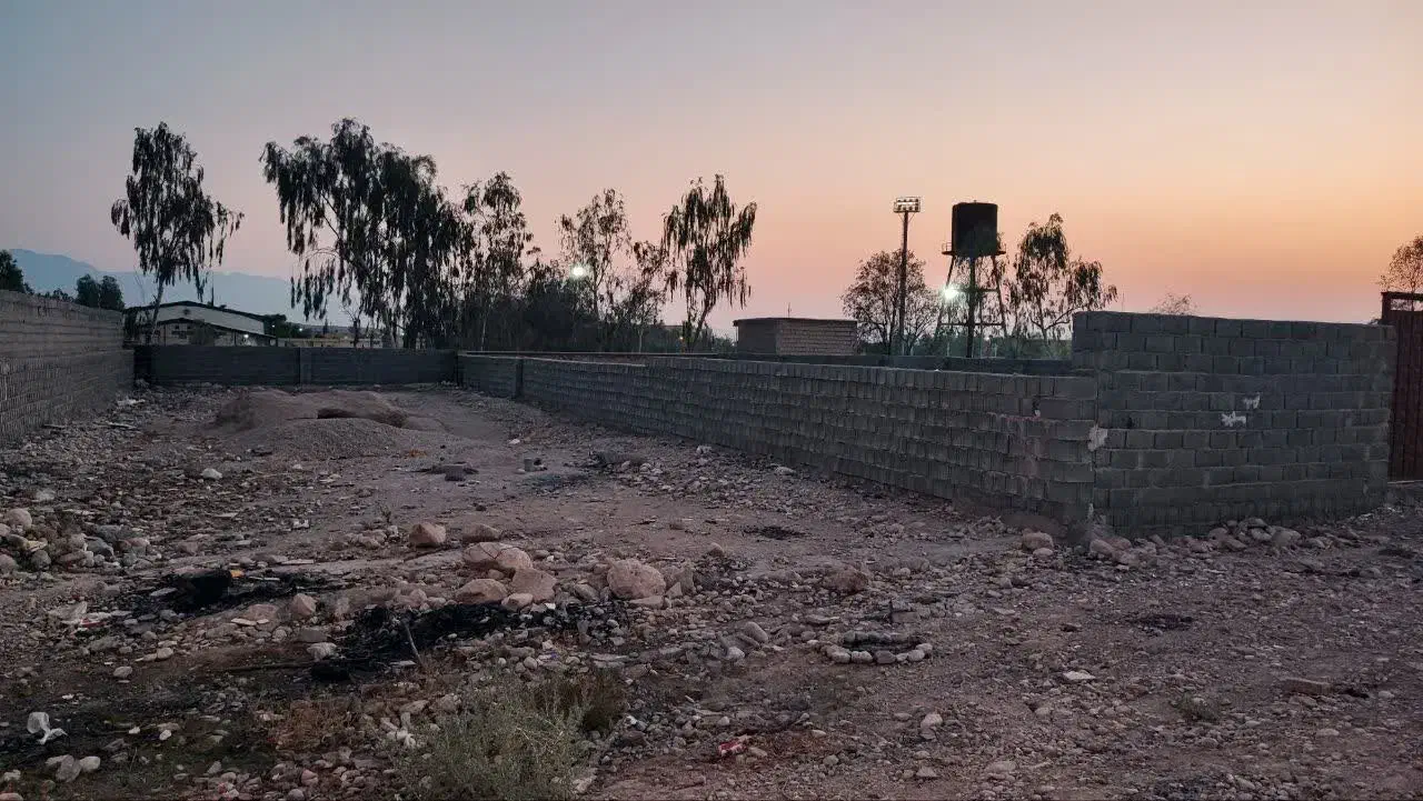 زمین قطب آباد