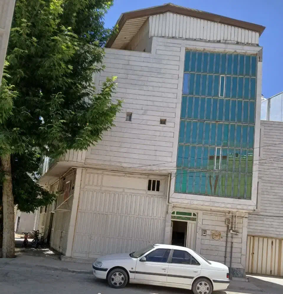 آپارتمان سه طبقه تجاری مسکونی