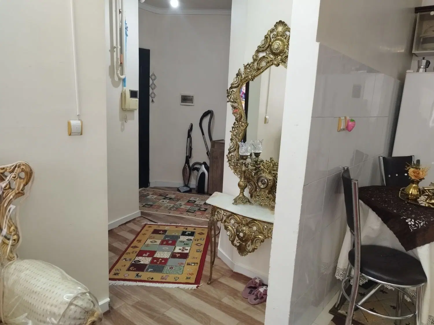 فروش آپارتمان در۱۳ابان اندیشه