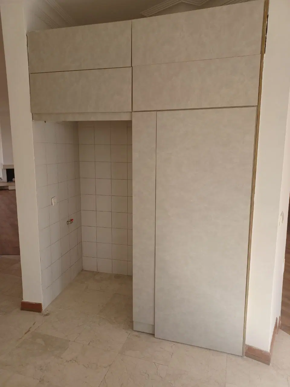اجاره دفتر کار ۲۰۰ متر زیر زمین مرتب و در اختصاصی