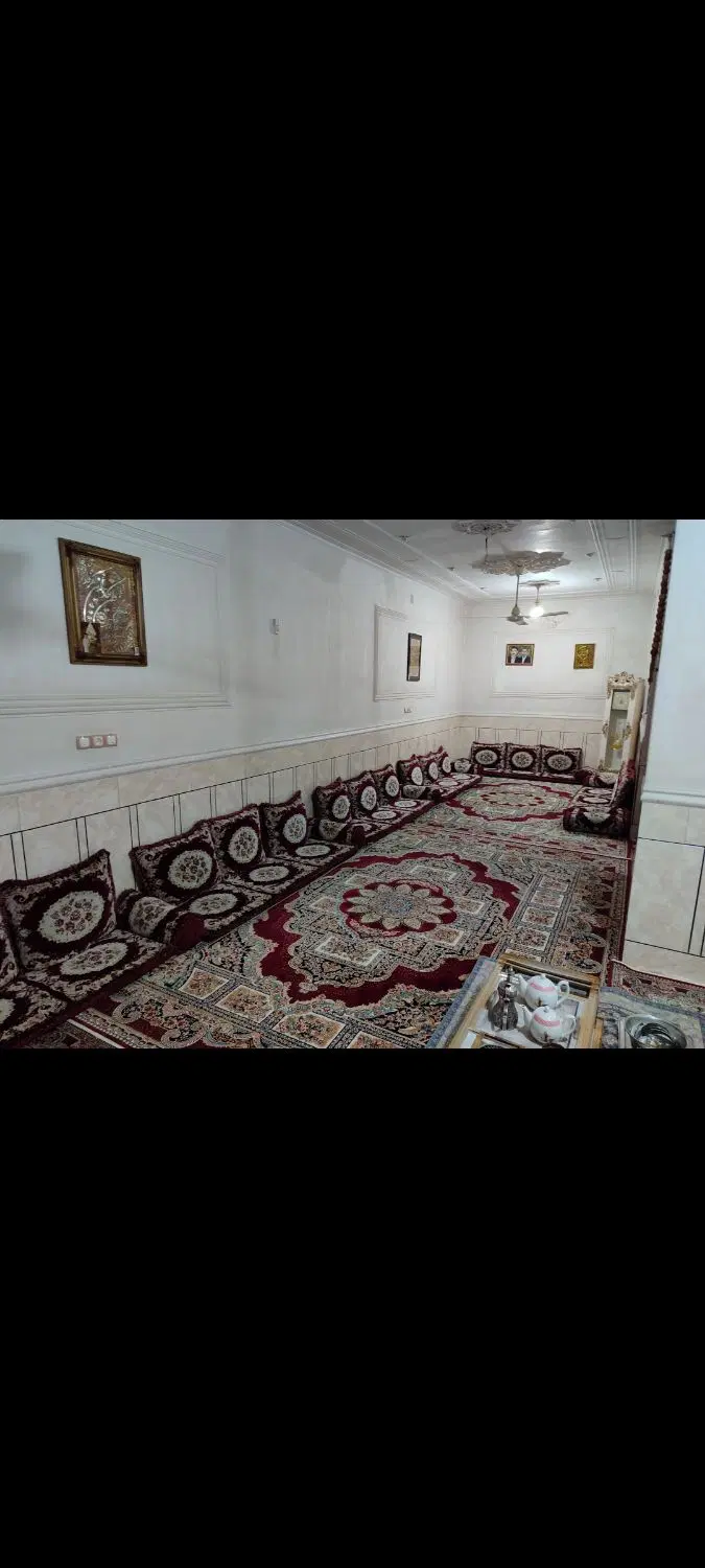 خانه دوطبقه شبیشه