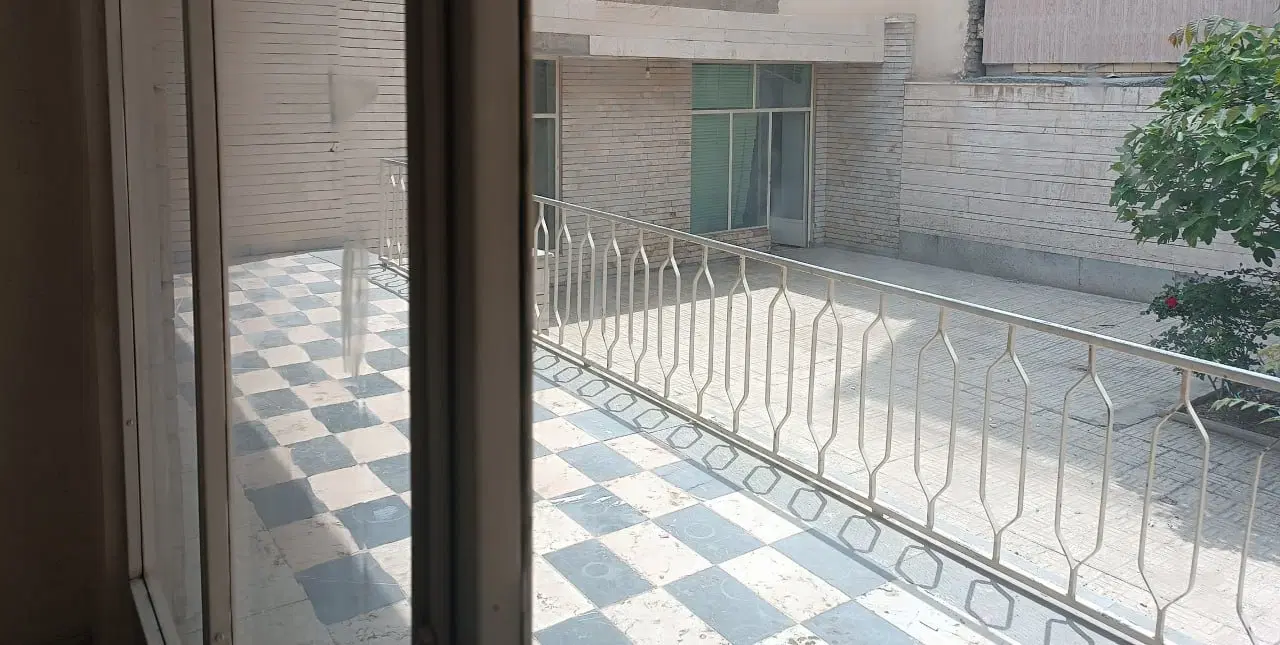 ۲۹۰ متر کلنگی،چهارراه ۲۲ بهمن، حمزه شمالی