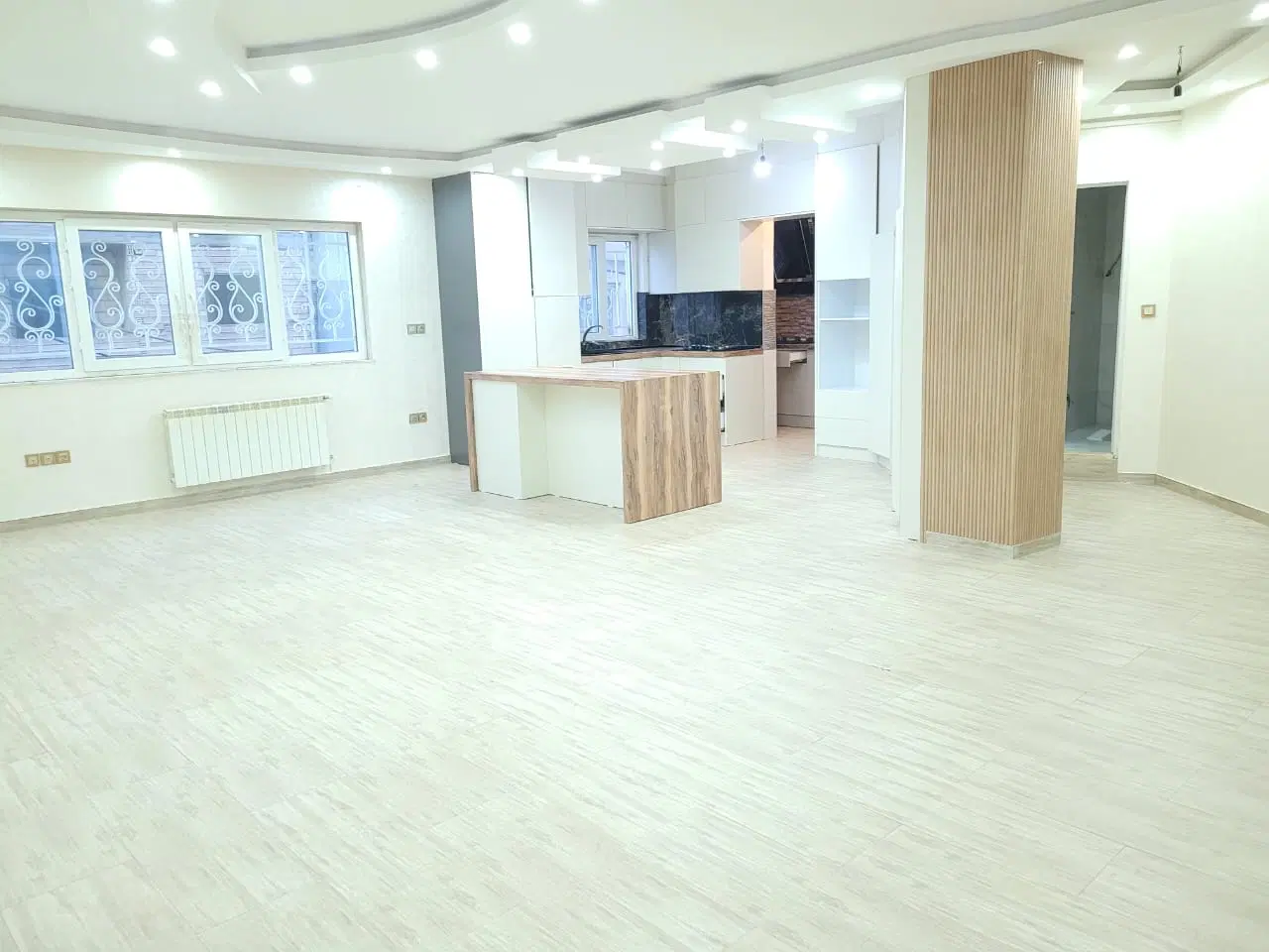 گلسار انتهای خ 96 سه خواب 140 متری