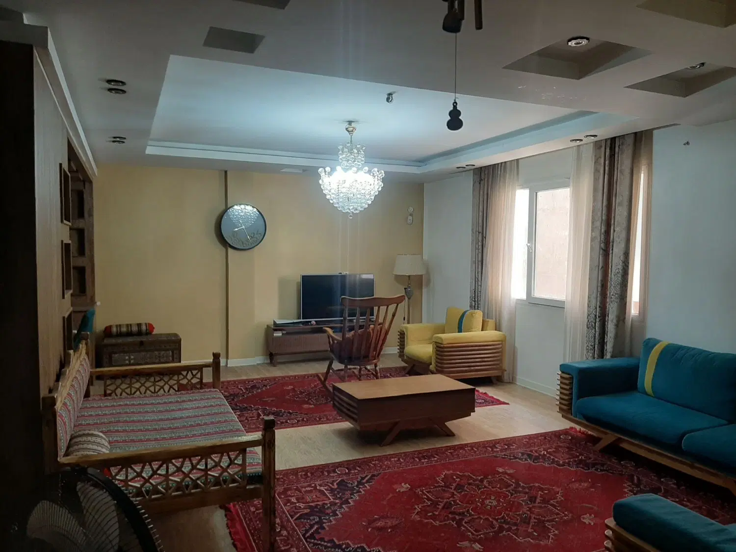 آپارتمان مسکونی در باغ معین