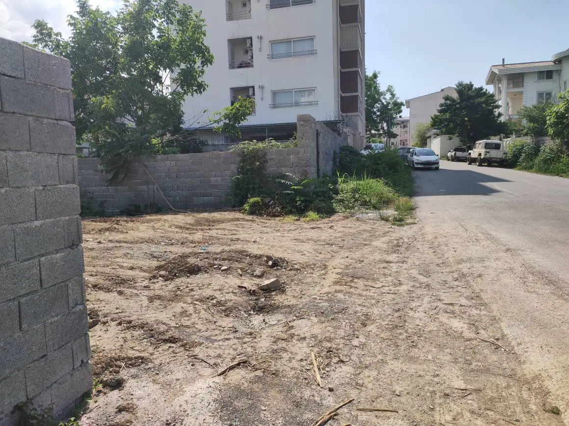 فروش یک قطعه زمین در خیابان گلسرخی