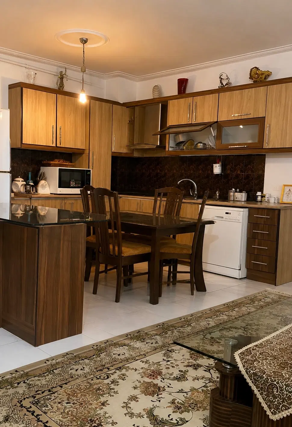 واحد ۹۰ متری ابتدای خیابان ۱۲۴ بلوار سمیه