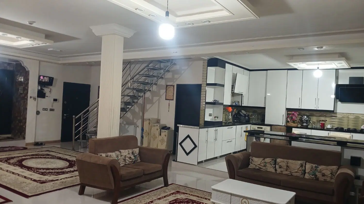 آپارتمان ۱۸۰ متری شهرک پرواز