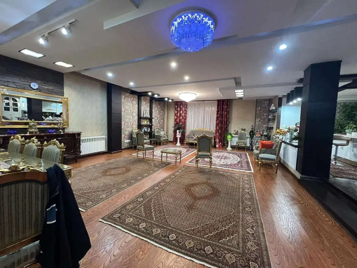 دوخوابه - سنددار - رشتیان - طبقه اول - کد 1833