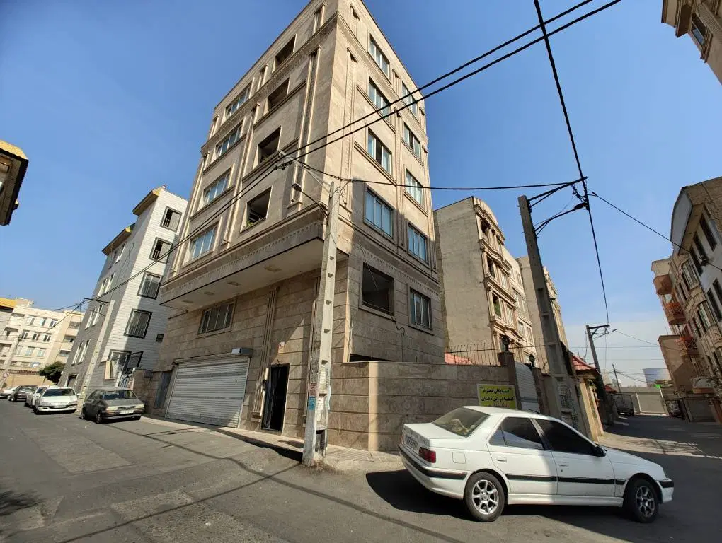 96 متری دو نبش