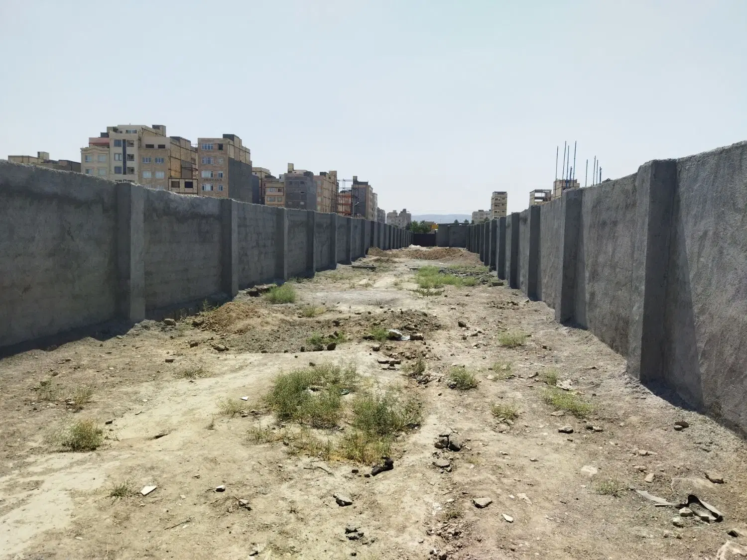 زمین 300متر تجاری حاشیه بلوار دررودی 17