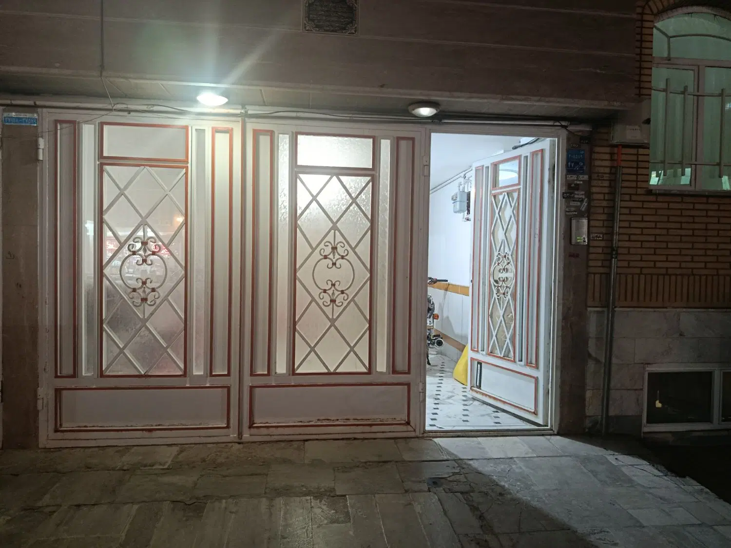 خانه ویلایی یک طبقه همکف 15 خرداد