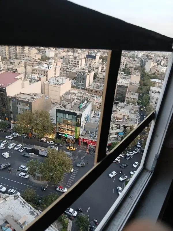 واحد ۷۰ متری میدان مادر تهران