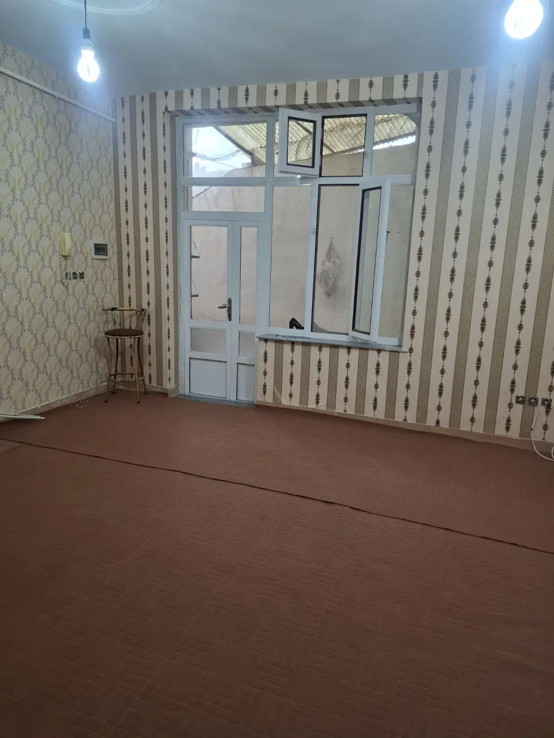 63مترحیاط دربست در حجتی بلوار معلم شهرک بهشتی