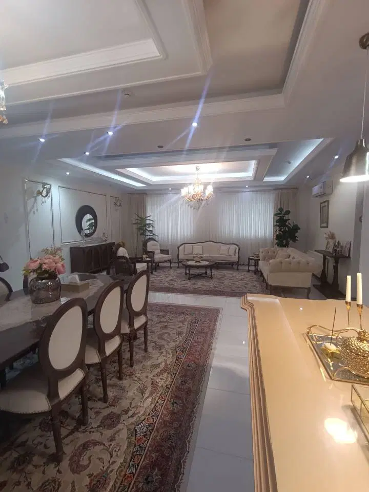 ۱۰۰ متری ۲ خواب ، فول امکانات ، سرتاسر نور