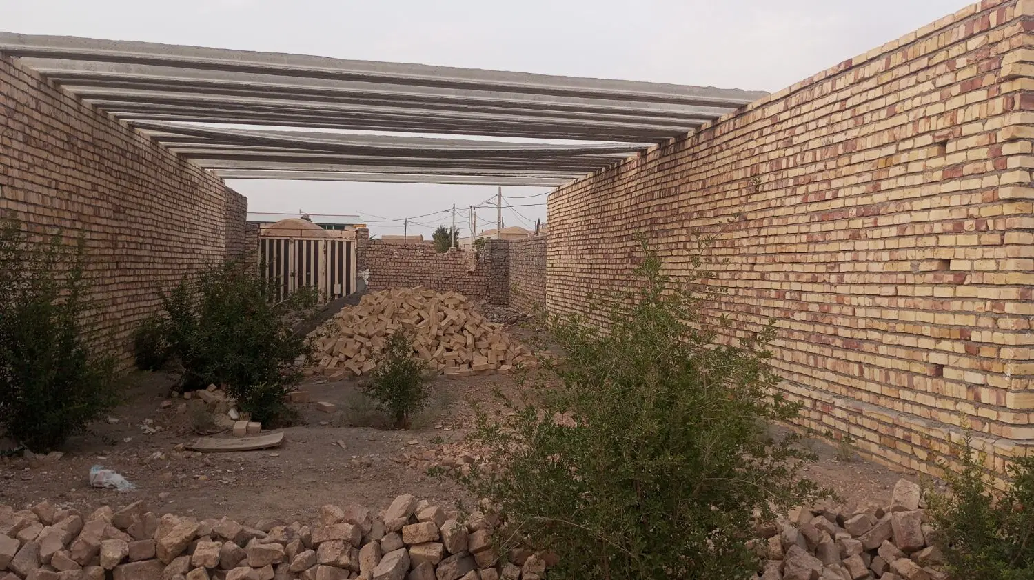 زمین مسکونی  فروش واجاره