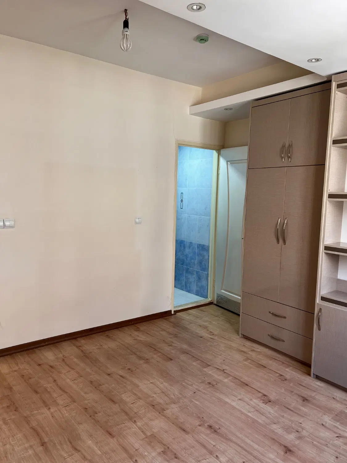 اجاره یک واحد آپارتمان با مساحت ۱۱۰ بدون پارکینگ