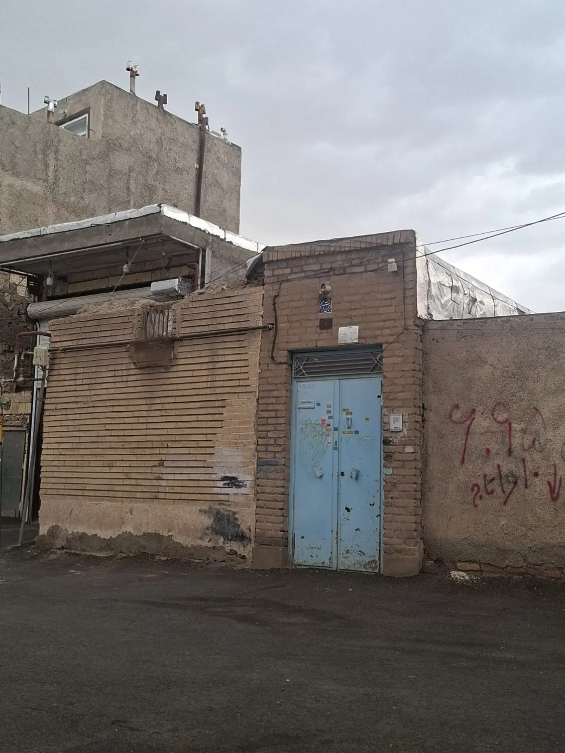 زمین کلنگی مسکونی حکم آباد