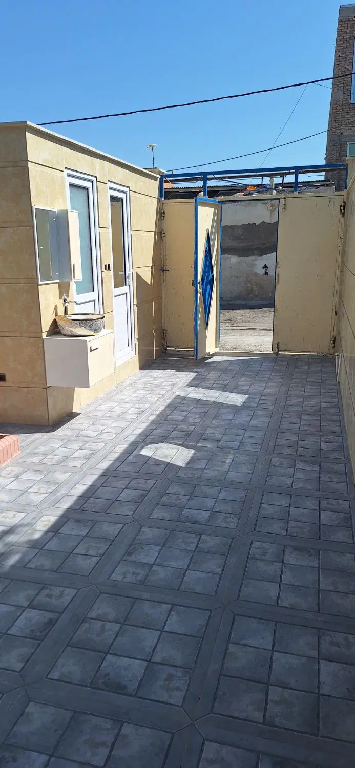 یک باب خانه مسکونی در محله کودشمیایی وحدت۸