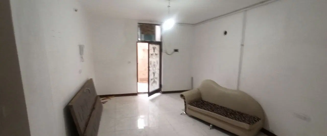 مستقل در اختیار