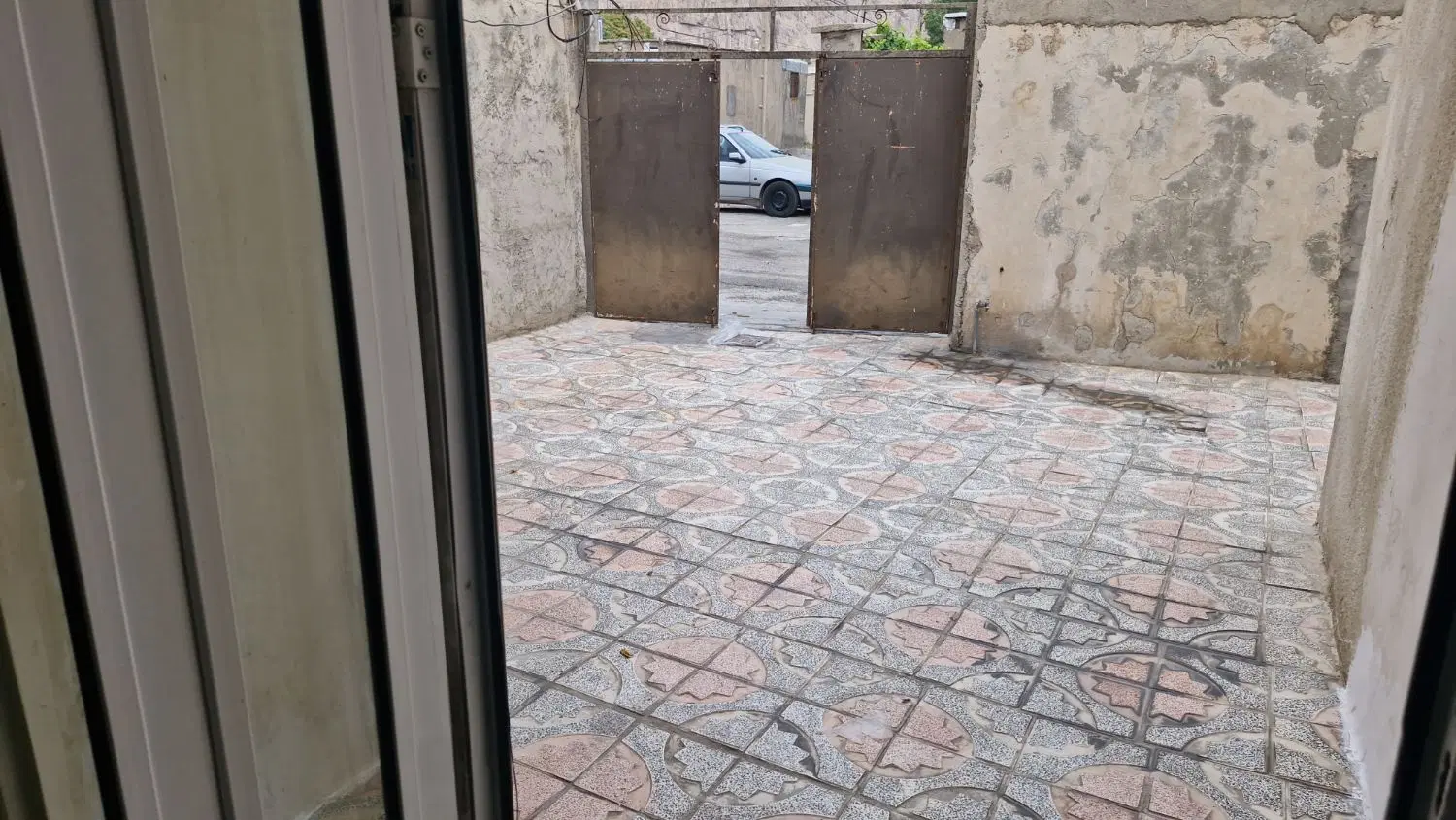 خانه ویلایی بیستون
