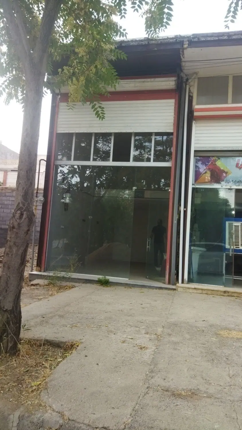 مغازه ۲۴متری با نیم طبق ۱۰متری
