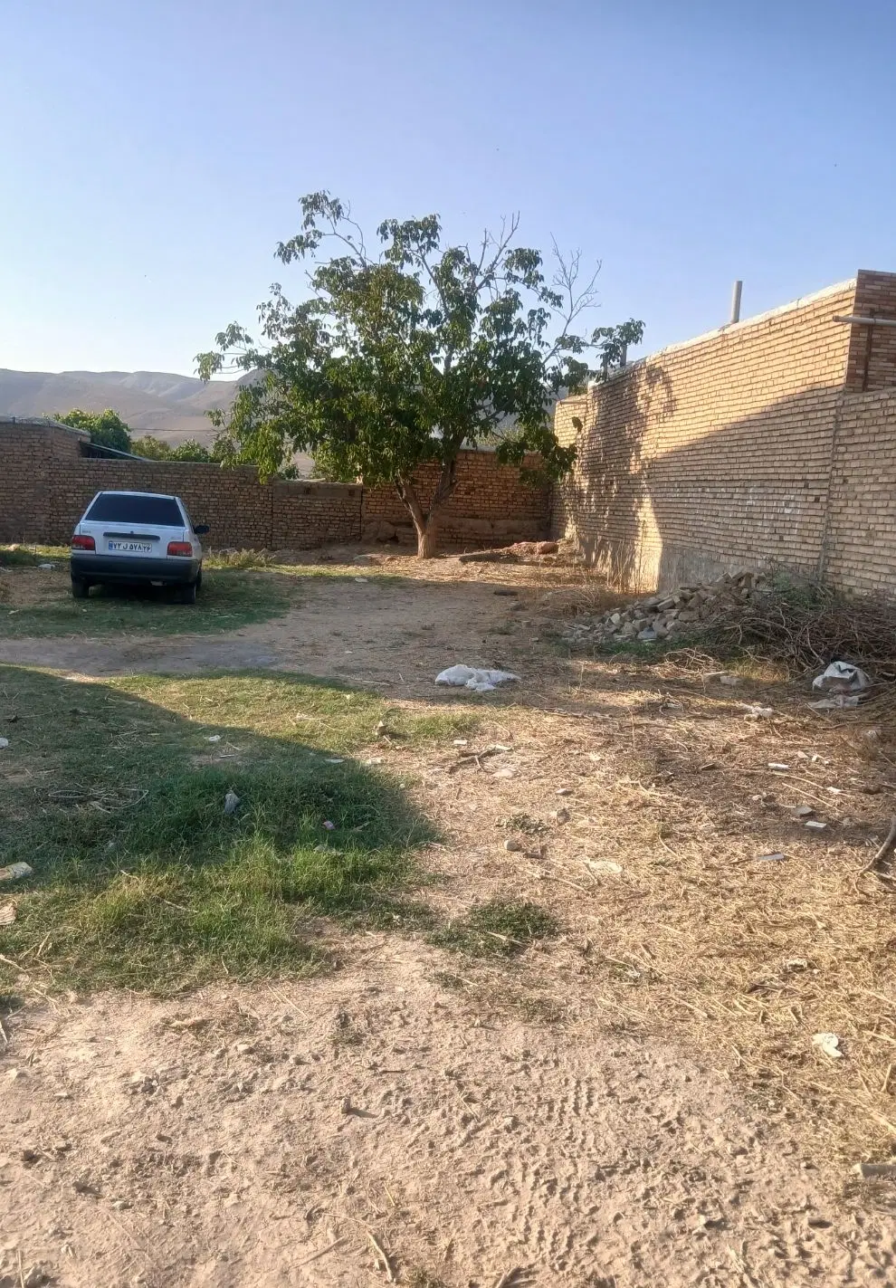 زمین ۲۰۰ متر
