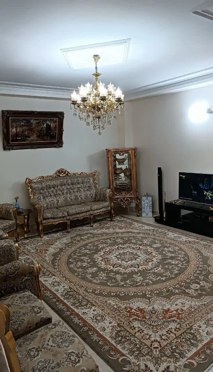 واحد 67 متری  با پارکنیگ