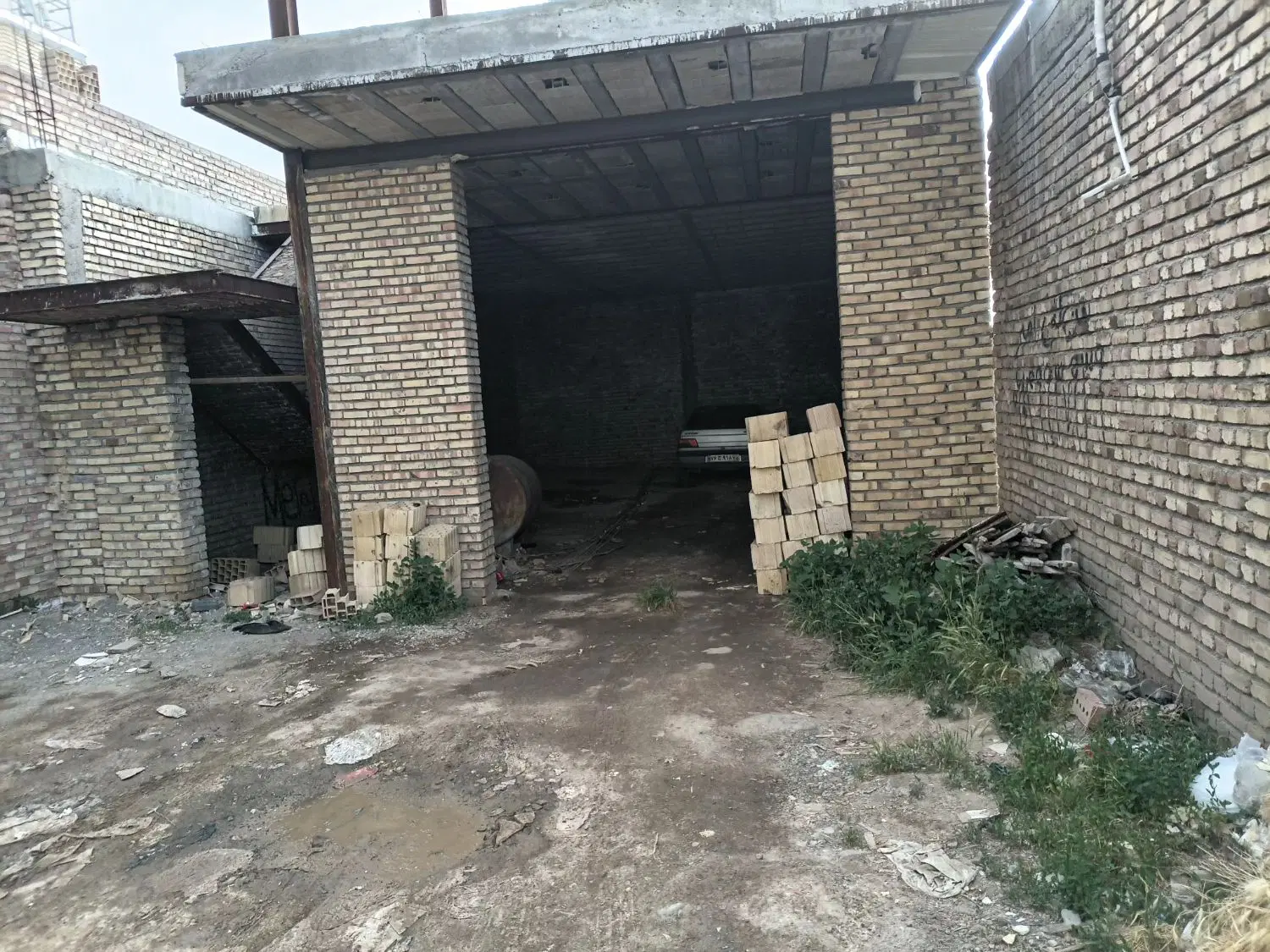 خانه نیمه کاره دریکان