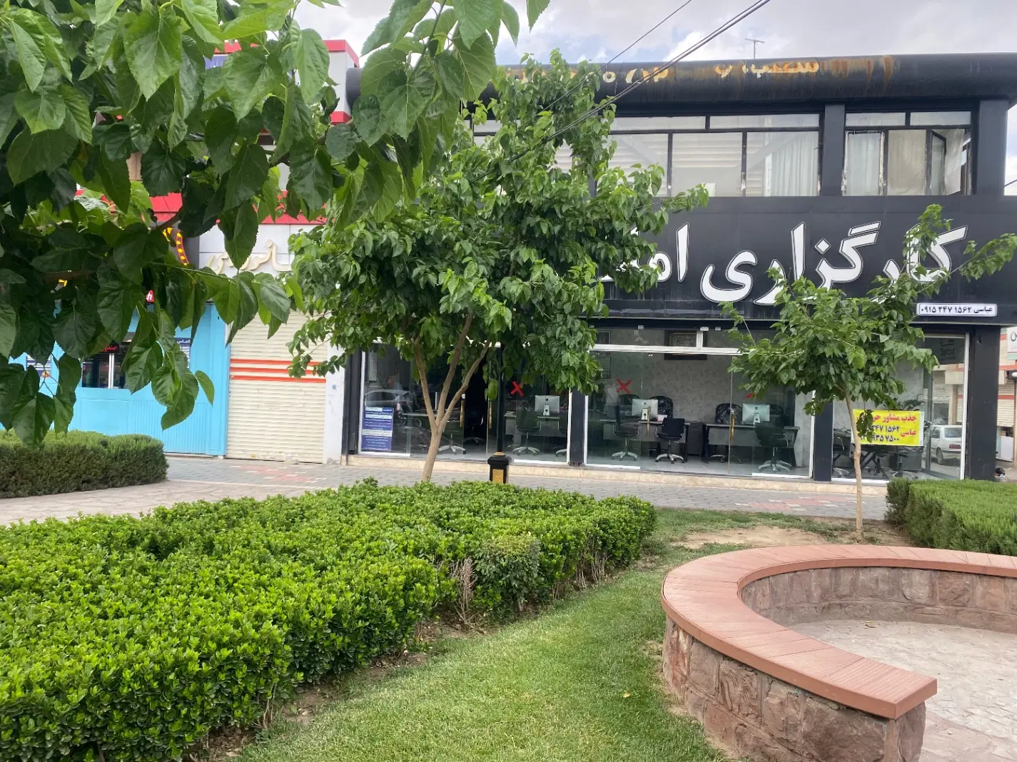 مغاز۱۳۰متر باب درمانگاه،آرایشگاه زنانه،کافی شاپ