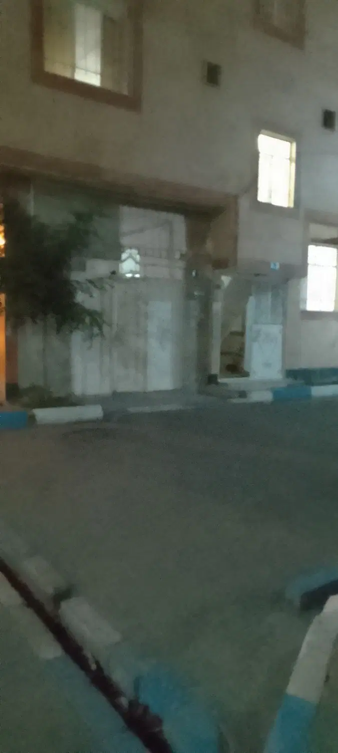 ملک به فروشی