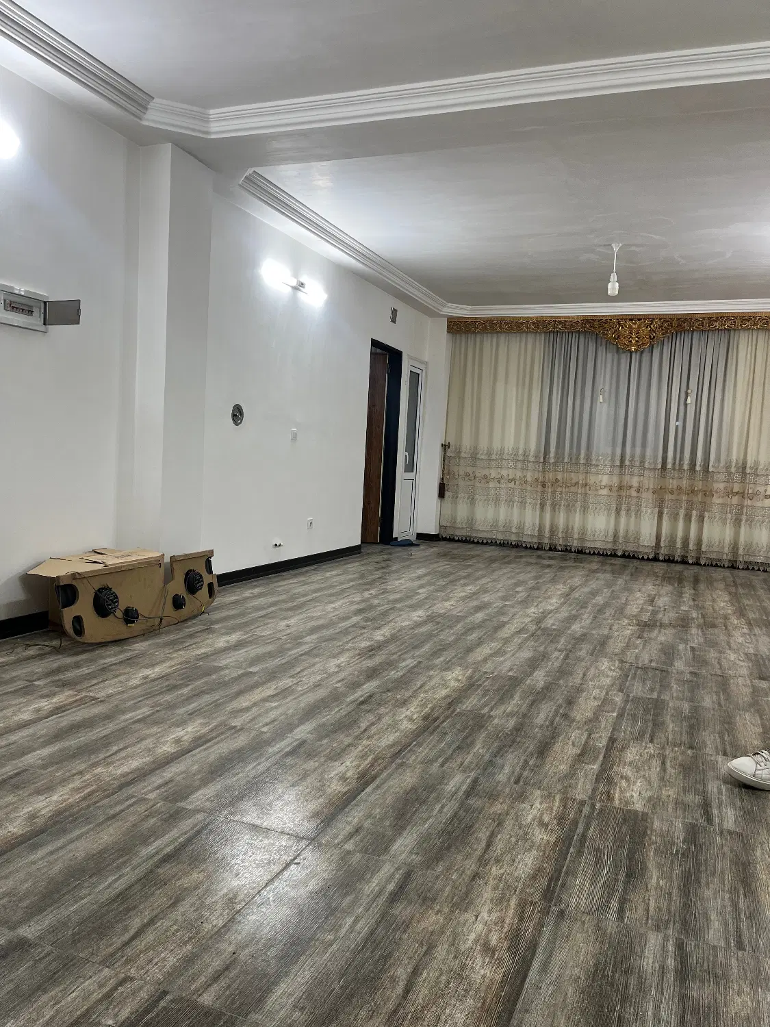 فروش آپارتمان ۱۱۰متری کف پارکت