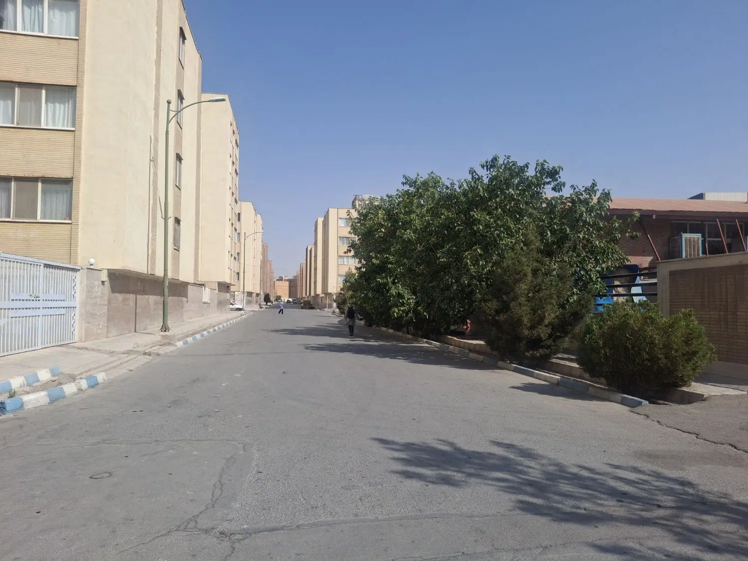 اپارتمان ۸۰ متری _دوخوابه_سه طرف نور